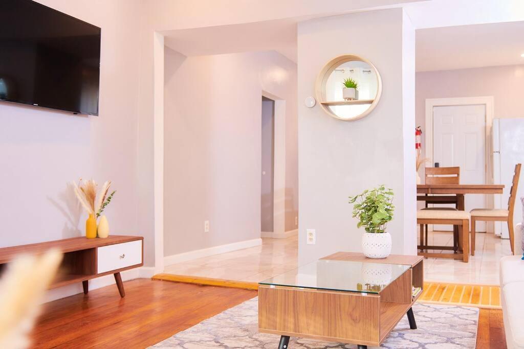 Cozy Apartment 1St 10Min Walk Downtown And City View Providence Eksteriør billede